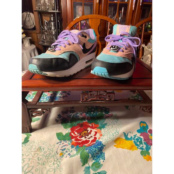 NIKE Air Max 1 Have a Nike day Multicolor YOUTH 7 WMNS 8.5 EUC Smiley toe charms - Picture 5 of 16